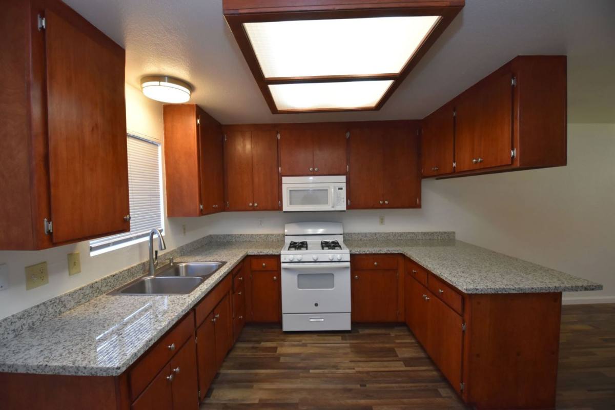 Apartment for rent at 640 Cummins Way, West Sacramento, CA 95605