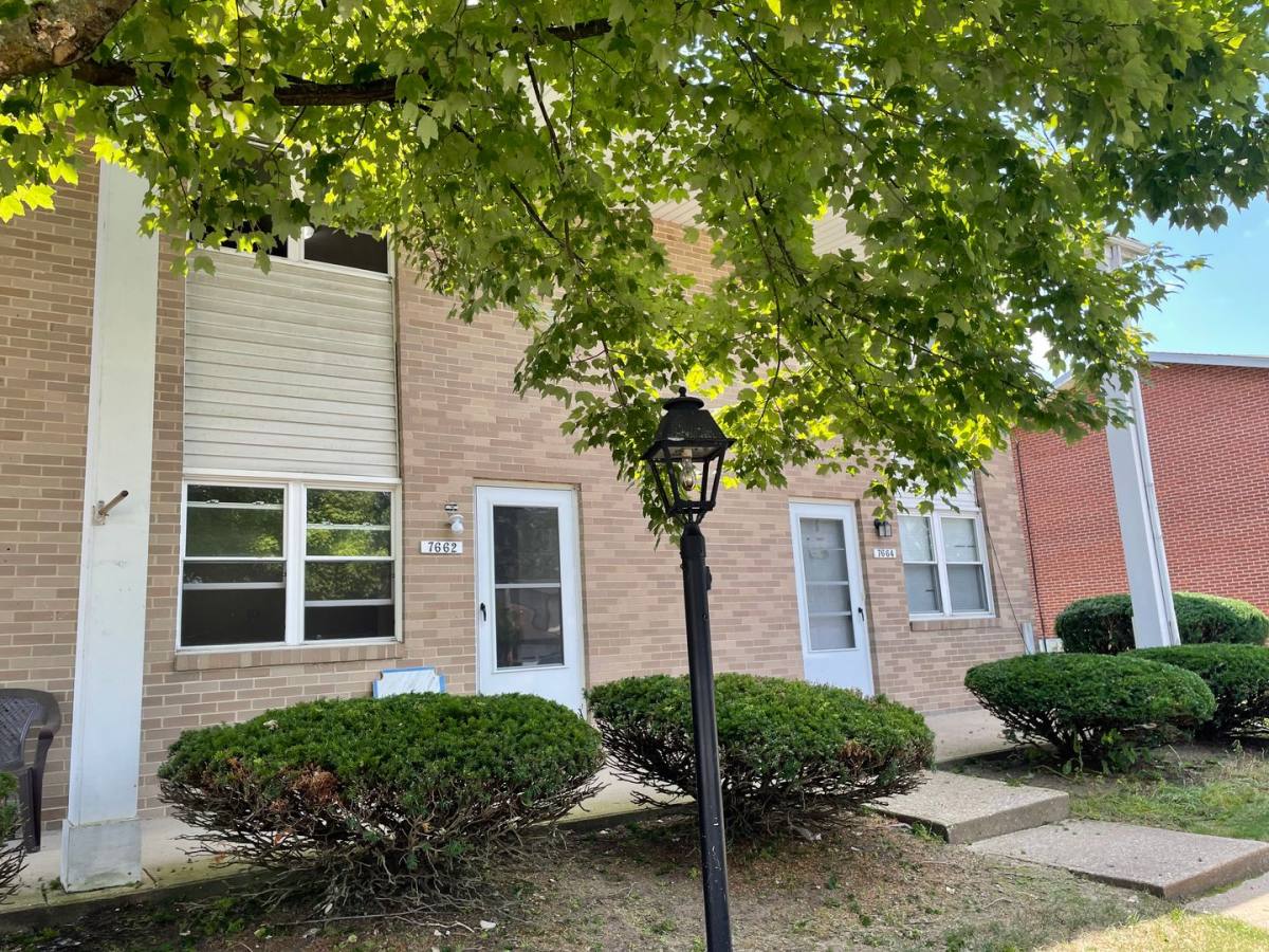 Apartment for rent at 7630-88 Stuhldreher, Massillon, OH 44646
