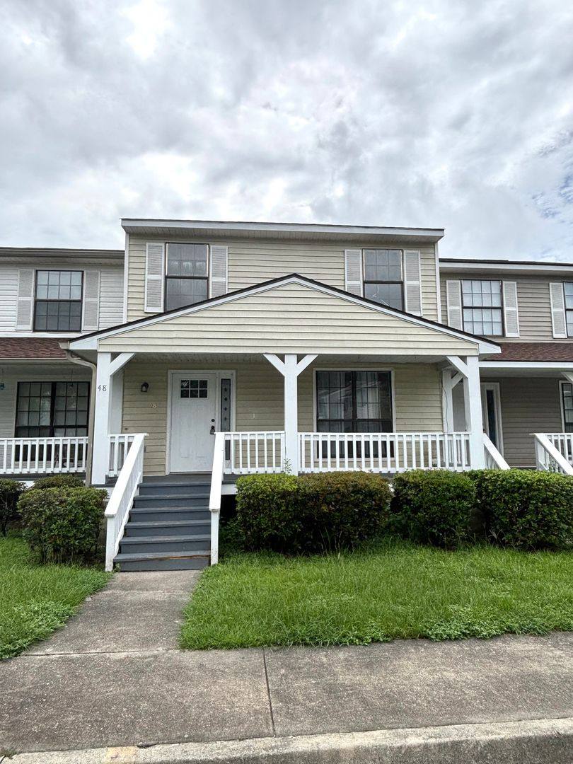Townhouse for rent at 912 Pineland Ave, Hinesville, GA 31313