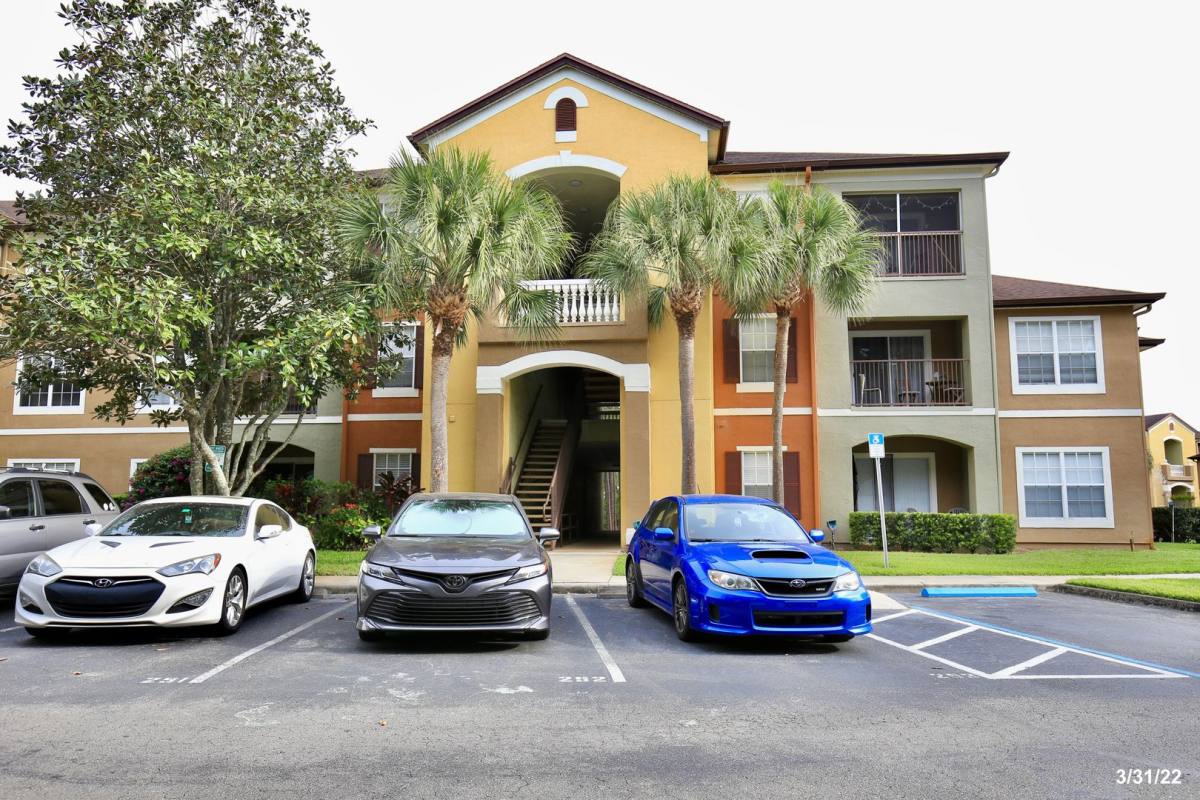 Condo for rent at 814 Crest Pines Dr, Orlando, FL 32828