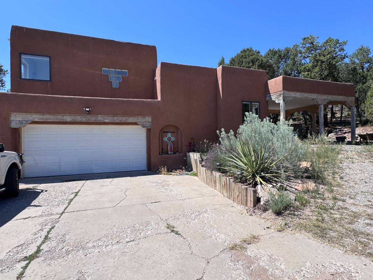 House for rent at 19 Anne Pickard Court, Tijeras, NM 87059