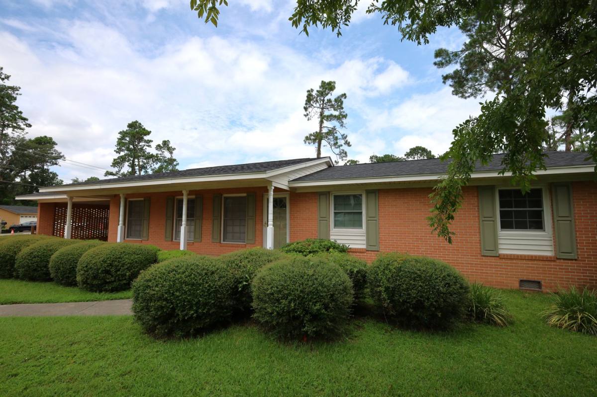 House for rent at 910 Maplewood Dr, Valdosta, GA 31602