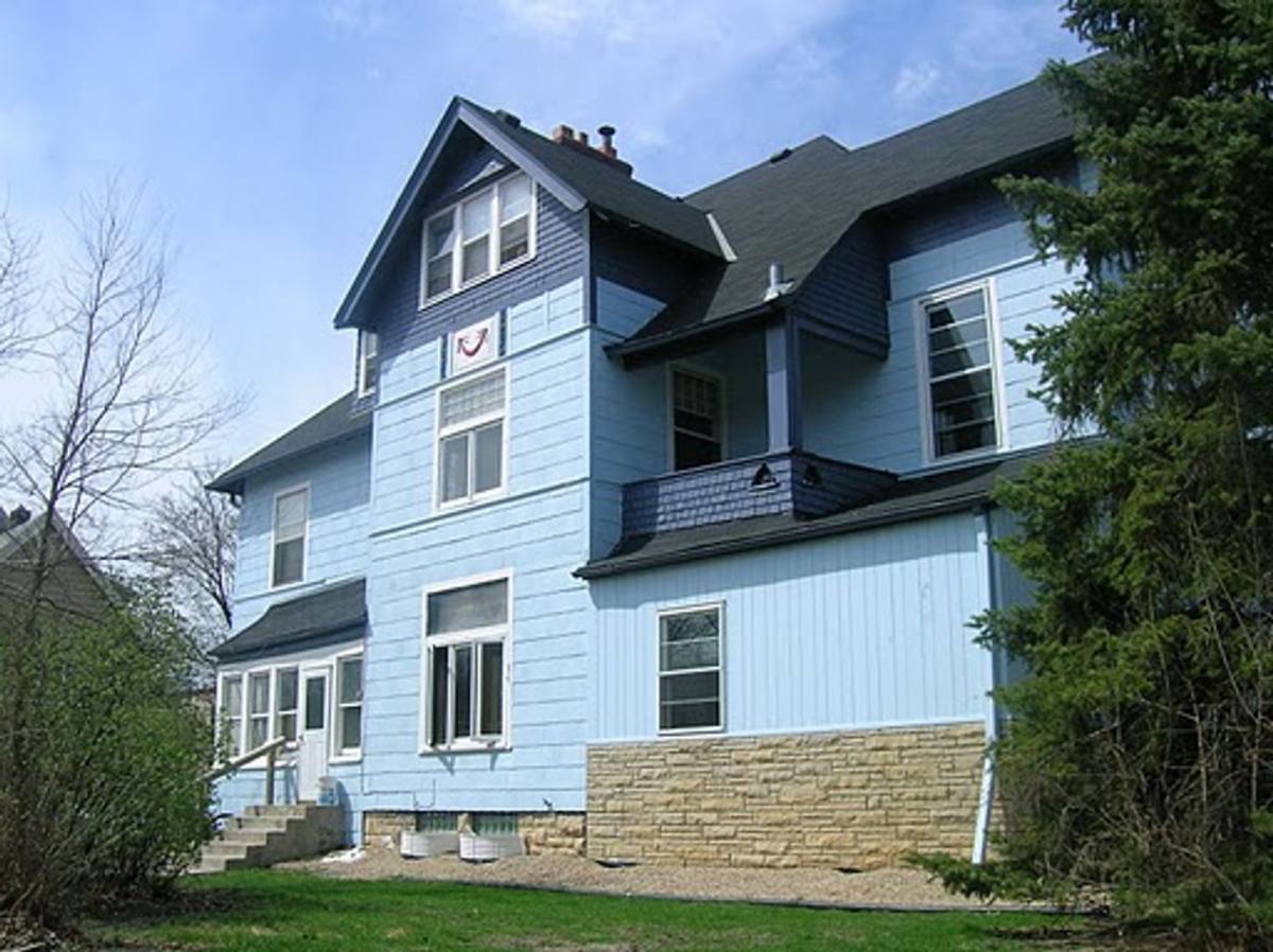 Apartment for rent at 628 4th St SE, Minneapolis, MN 55414