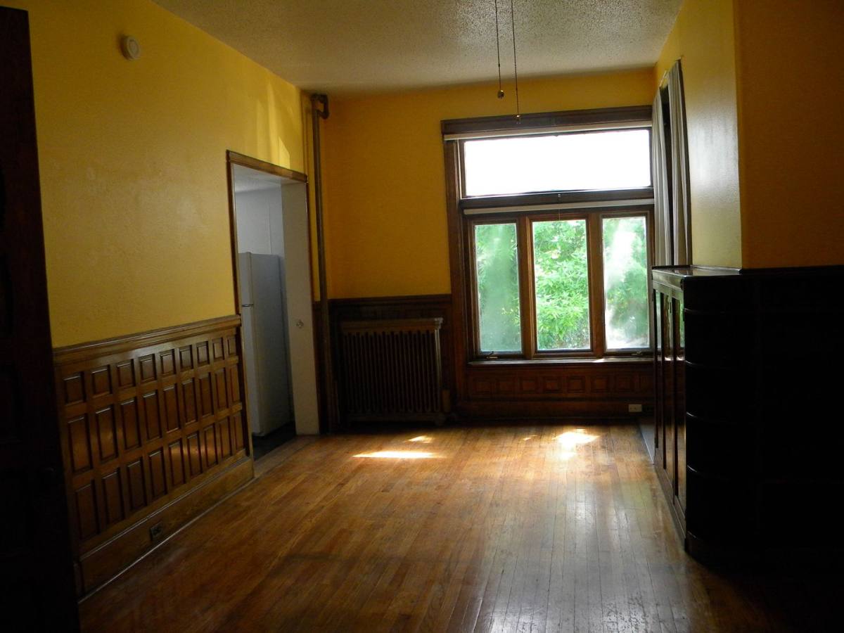 Apartment for rent at 628 4th St SE, Minneapolis, MN 55414