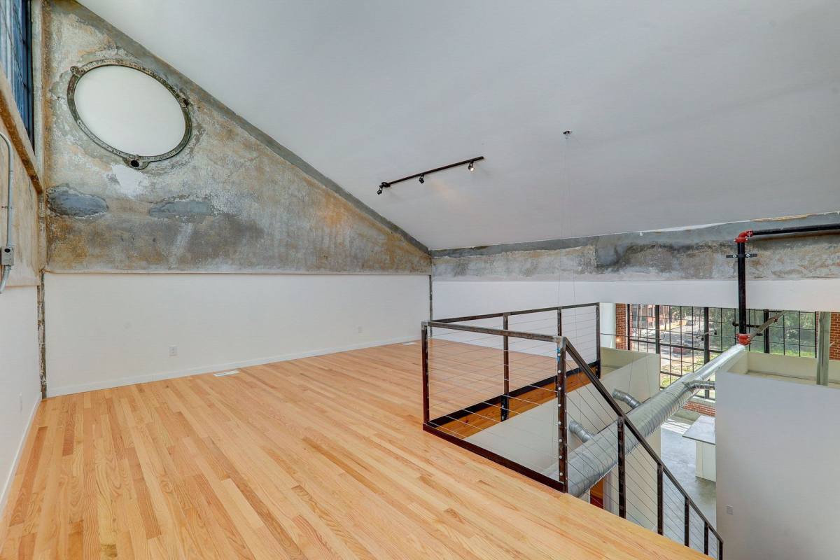 Apartment for rent at 2327 Texas Ave, Saint Louis, MO 63104