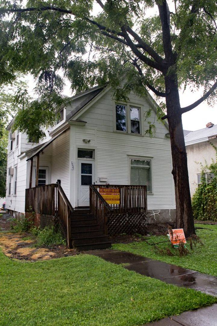 Apartment for rent at 1075 24th Ave SE, Minneapolis, MN 55414