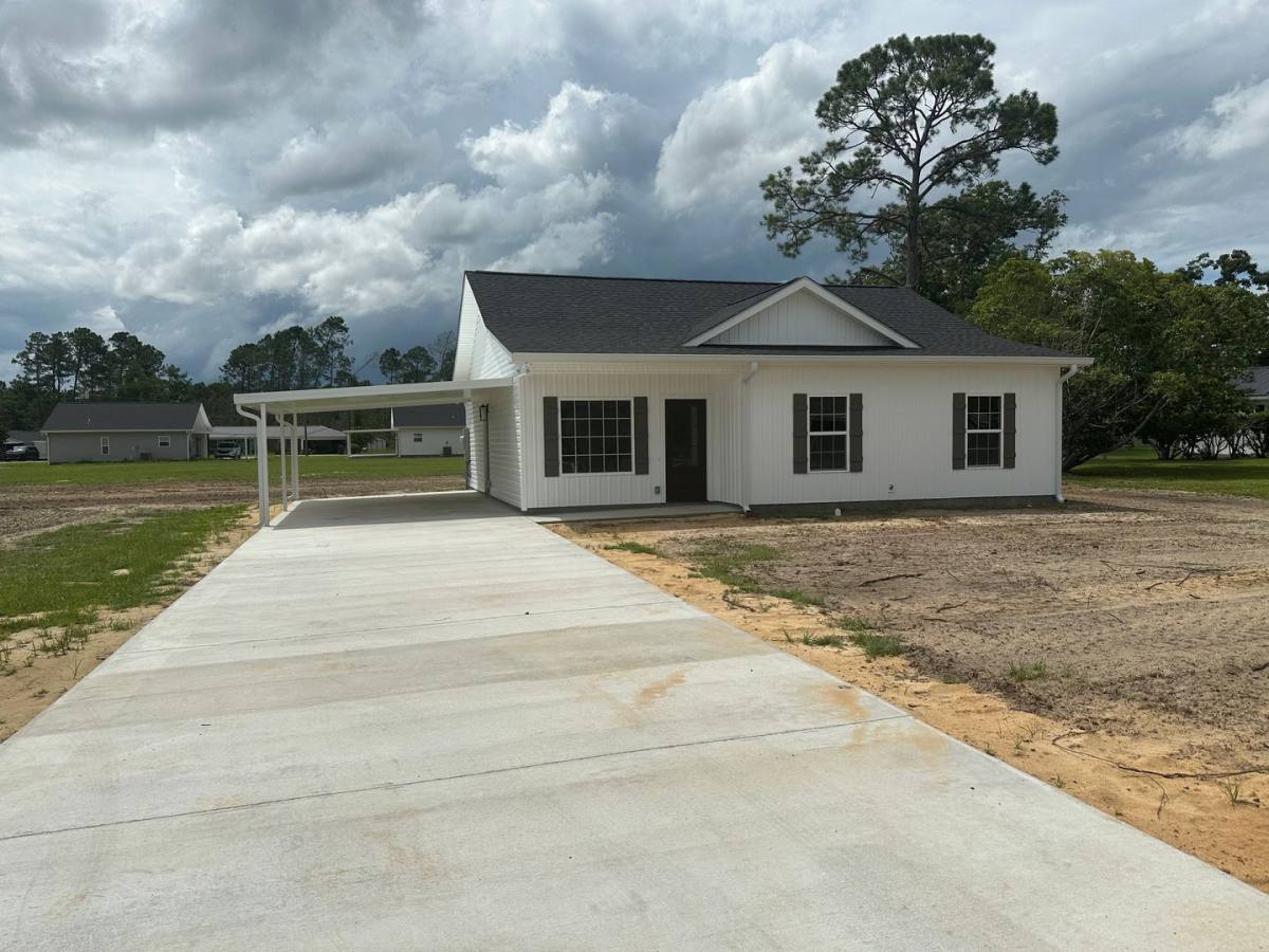 House for rent at 65 Wilson St, Hazlehurst, GA 31539