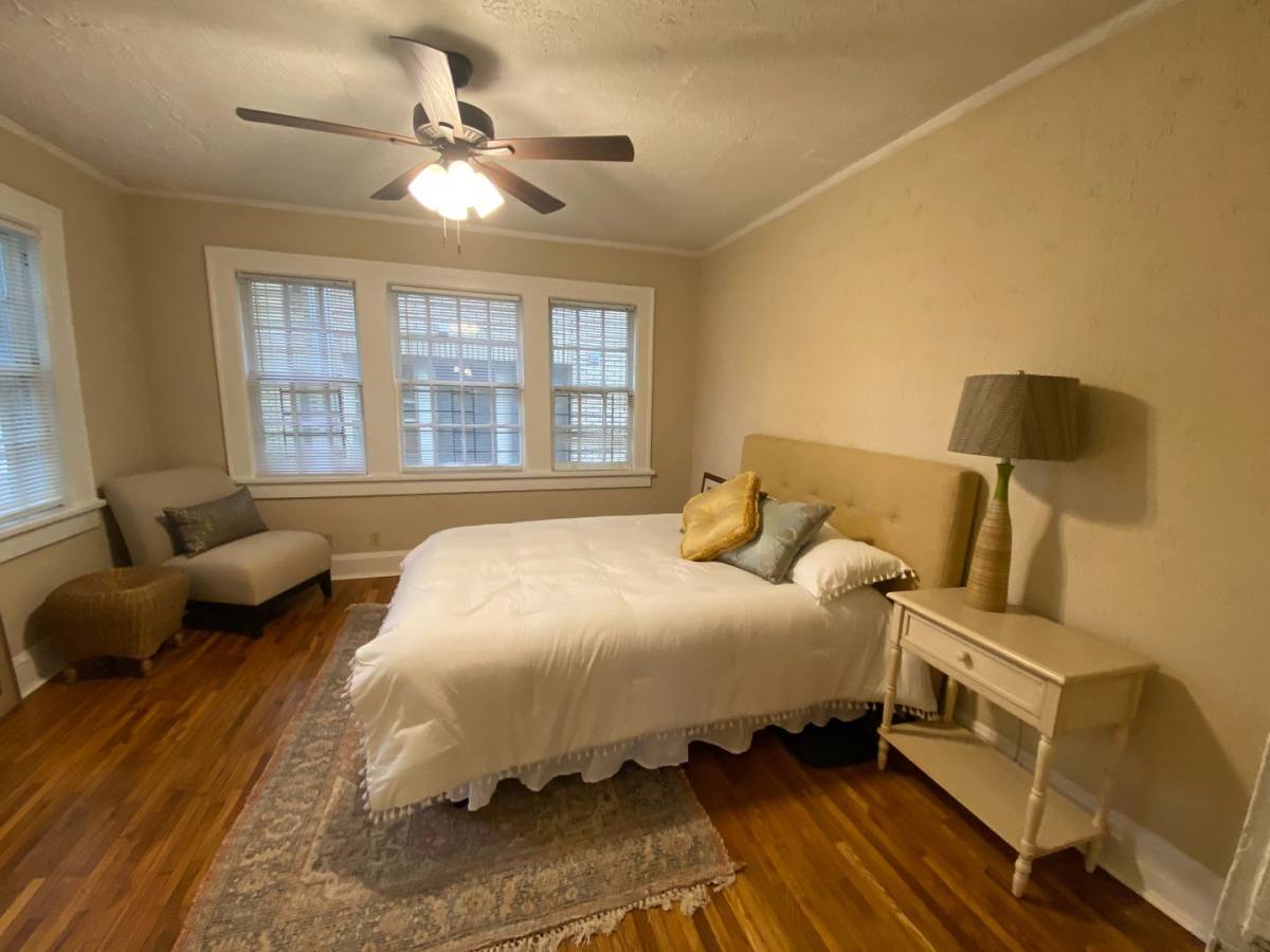 Apartment for rent at 934 Ponce De Leon Avenue, NE, Atlanta, GA 30306