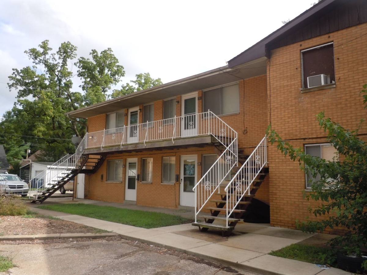 Apartment for rent at 204 St Louis Rd, Collinsville, IL 62234