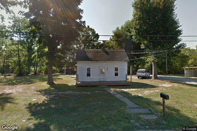 House for rent at 301 E Olive St, McLeansboro, IL 62859
