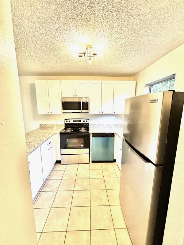 Apartment for rent at 99 S 3rd St #2, Pensacola, FL 32507