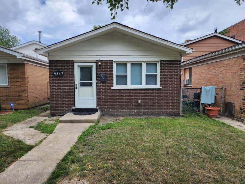 House for rent at 9847 S Cottage Grove, Chicago, IL 60628