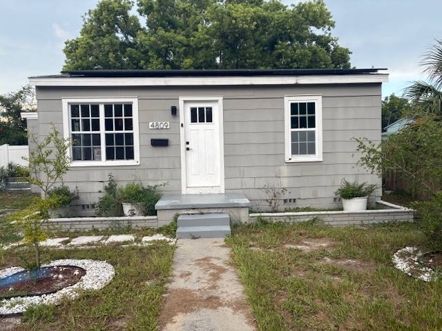 House for rent at 4809 11th Ave S, Saint Petersburg, FL 33711