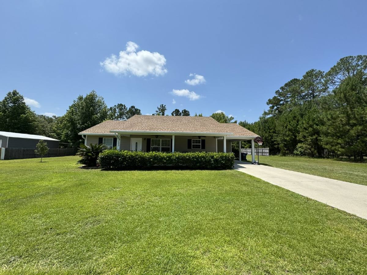 House for rent at 37333 Ingham Rd, Hilliard, FL 32046