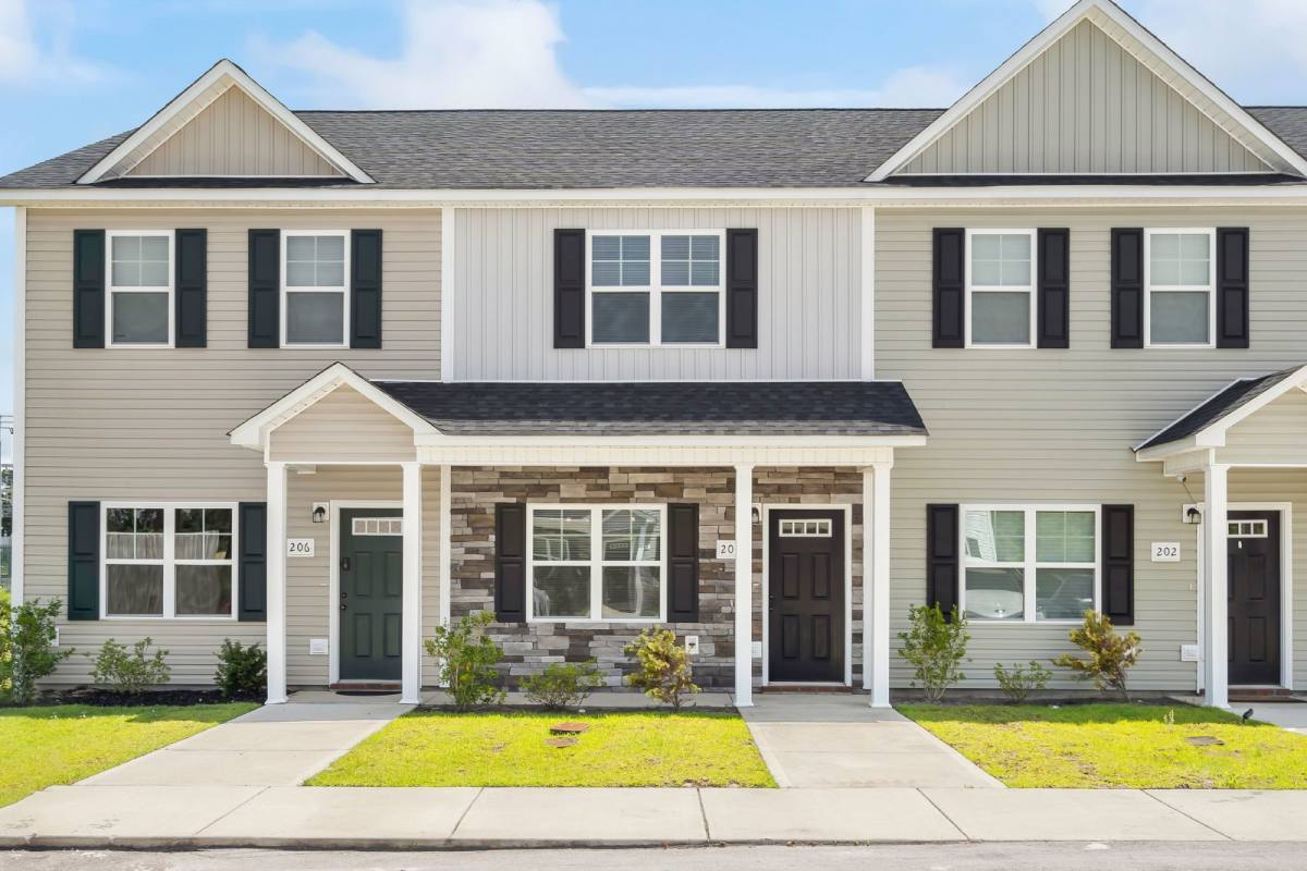 Townhouse for rent at 204 Alexa Place, Jacksonville, NC 28546