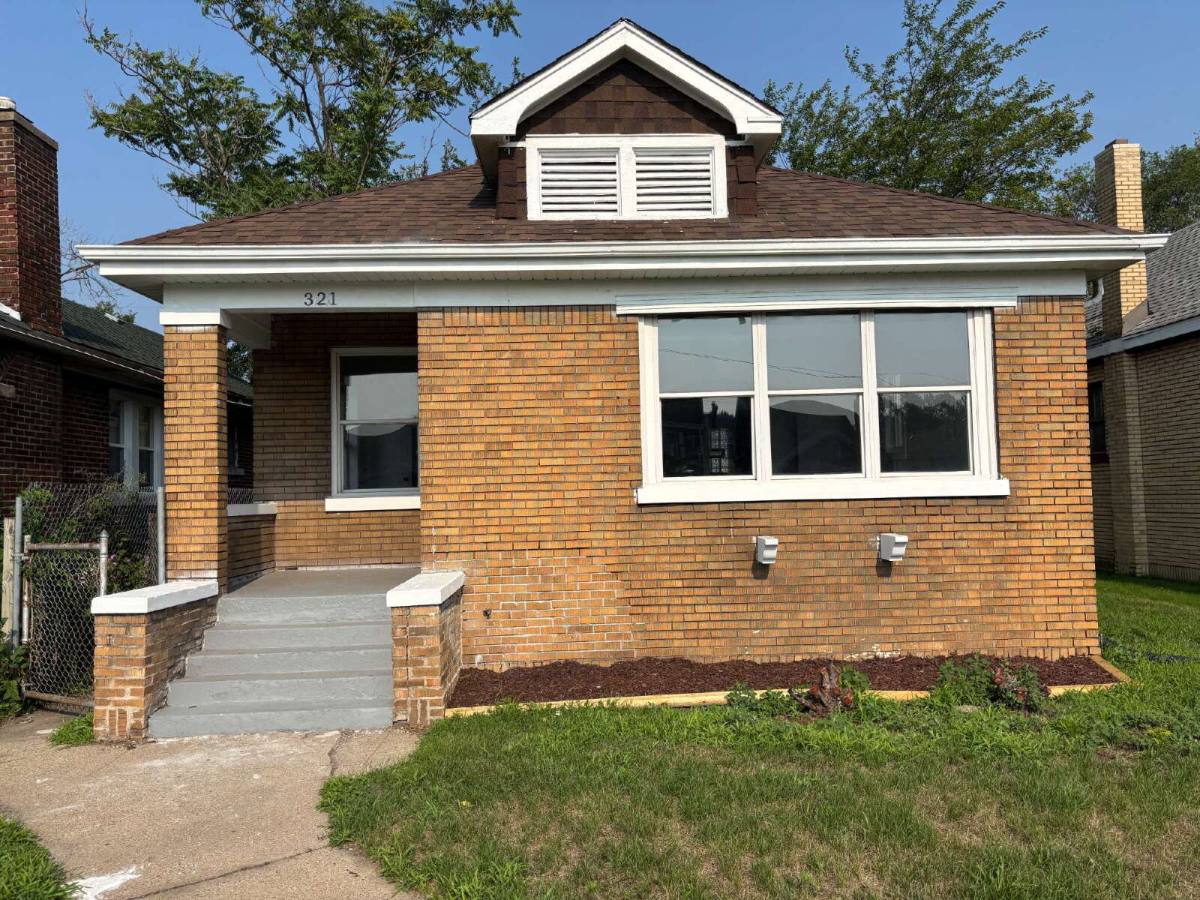 House for rent at 321 Roosevelt St, Gary, IN 46404