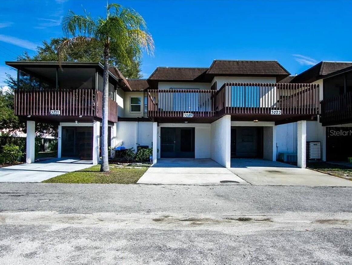 Townhouse for rent at 3225 Ramblewood Dr N, Sarasota, FL 34237