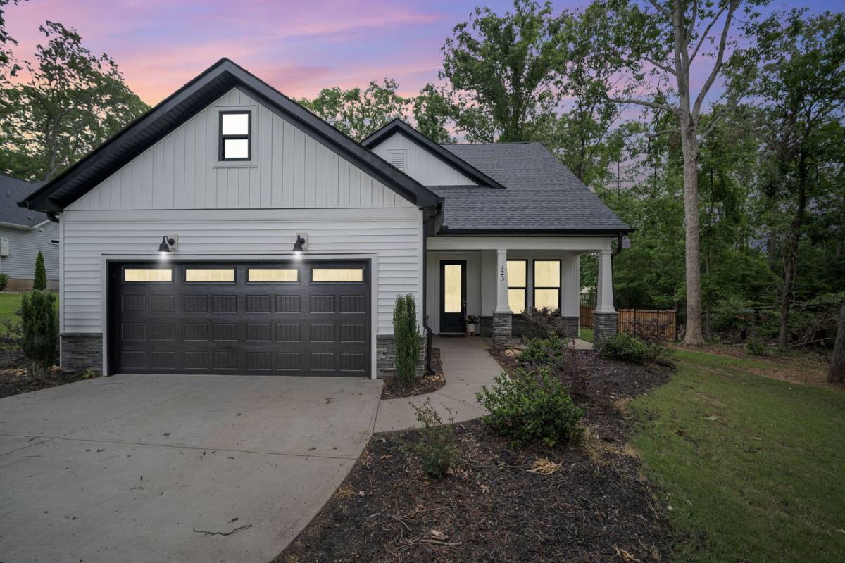 House for rent at 423 Carpenter Rd, Anderson, SC 29621
