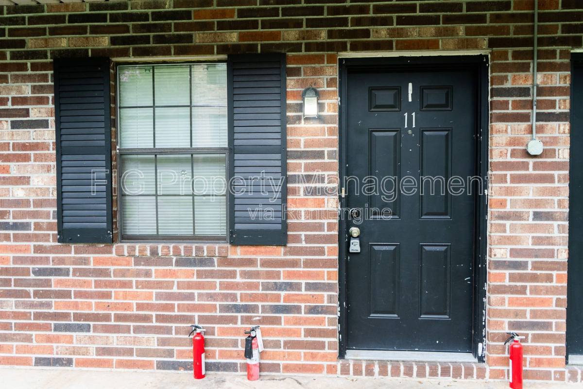 Apartment for rent at 127 Hillcrest Dr #11, Knoxville, TN 37918