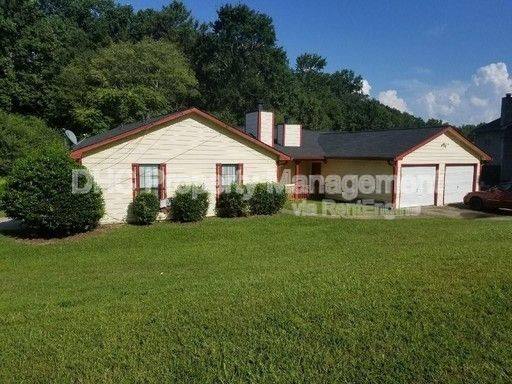 Townhouse for rent at 1967 Laboon Circle, Atlanta, GA 30349