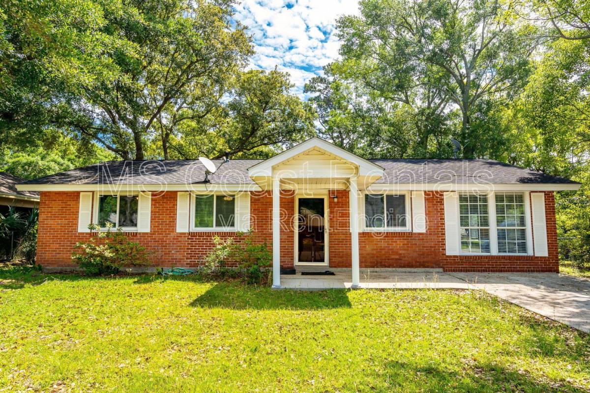Apartment for rent at 1104 W Cherokee Glen, Ocean Springs, MS 39564