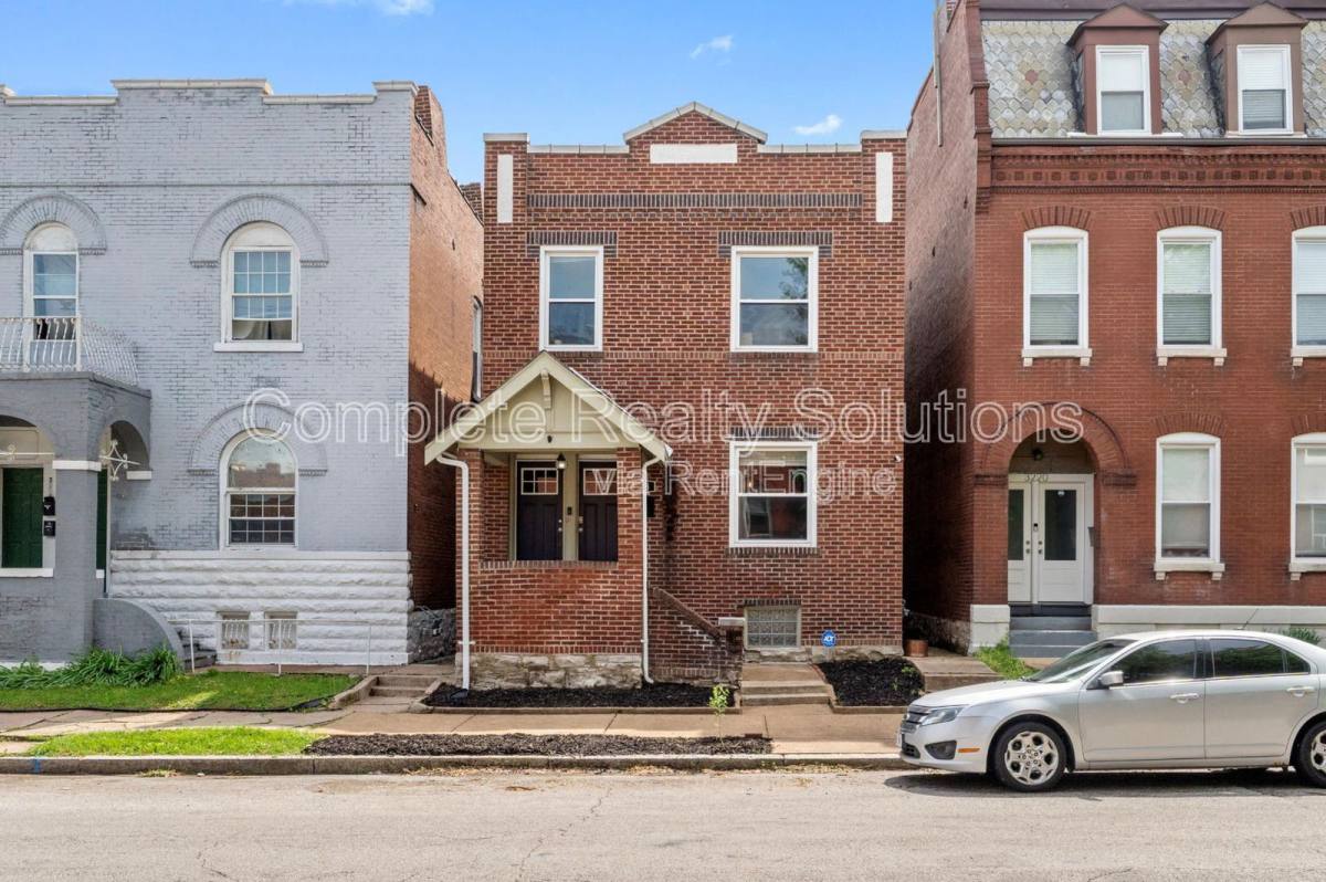 House for rent at 3218 Oregon Ave, Saint Louis, MO 63118