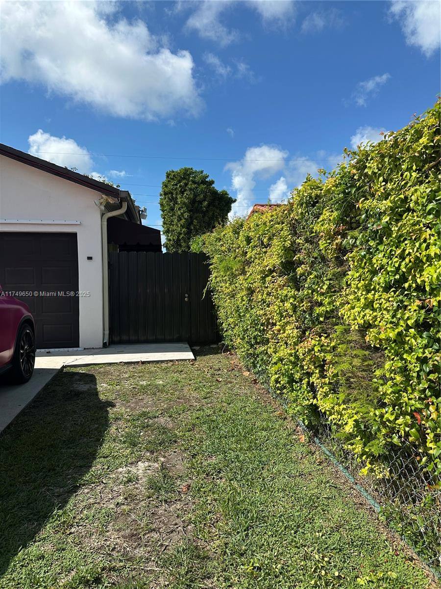 Apartment for rent at 7420 SW 32nd St, Miami, FL 33155