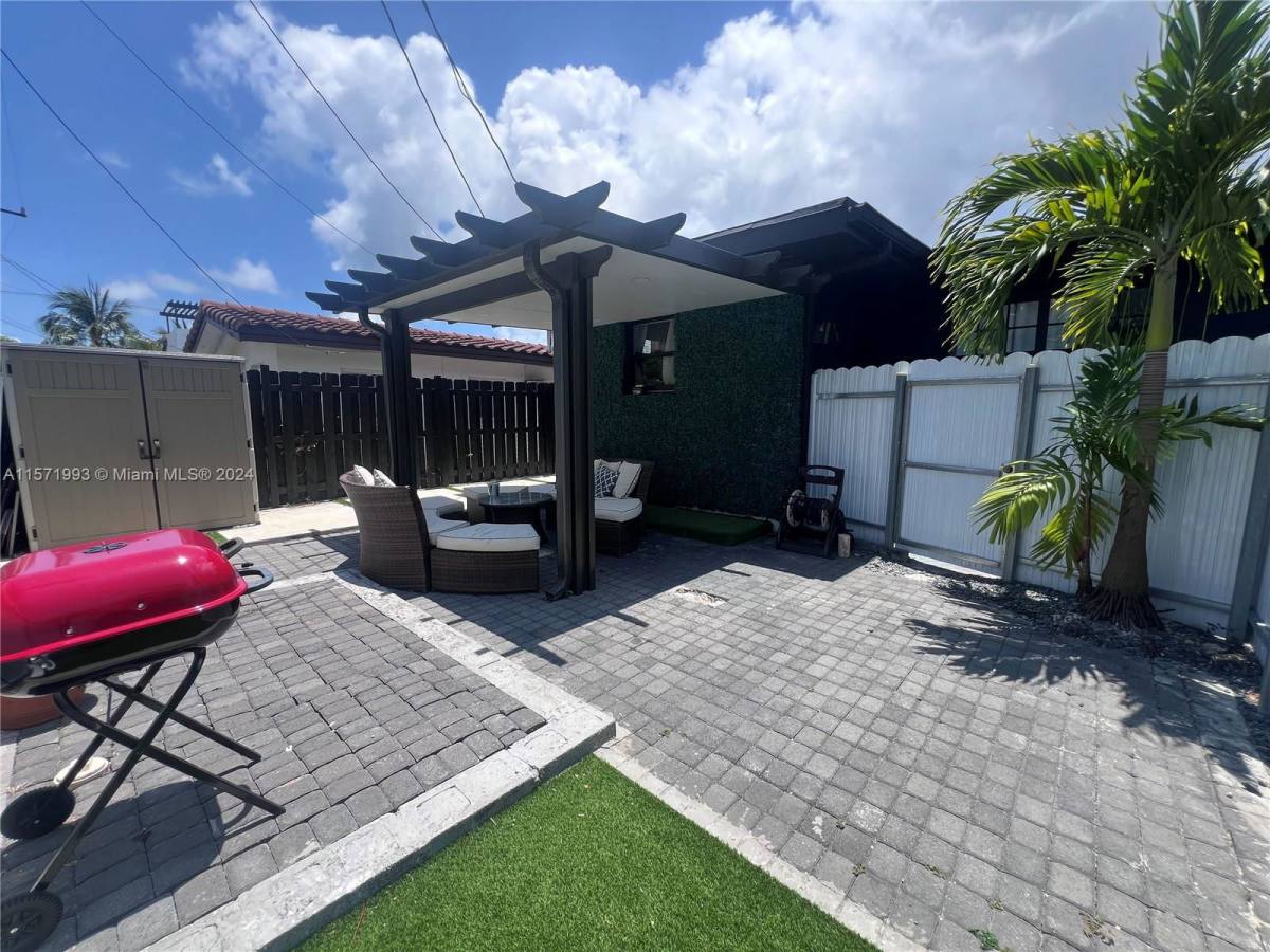House for rent at 2425 SW 26th Lane, Miami, FL 33133