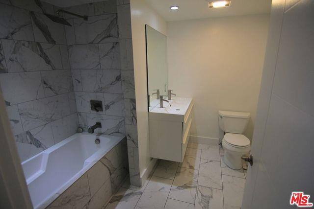 House for rent at 939 Palm Ave #401, West Hollywood, CA 90069