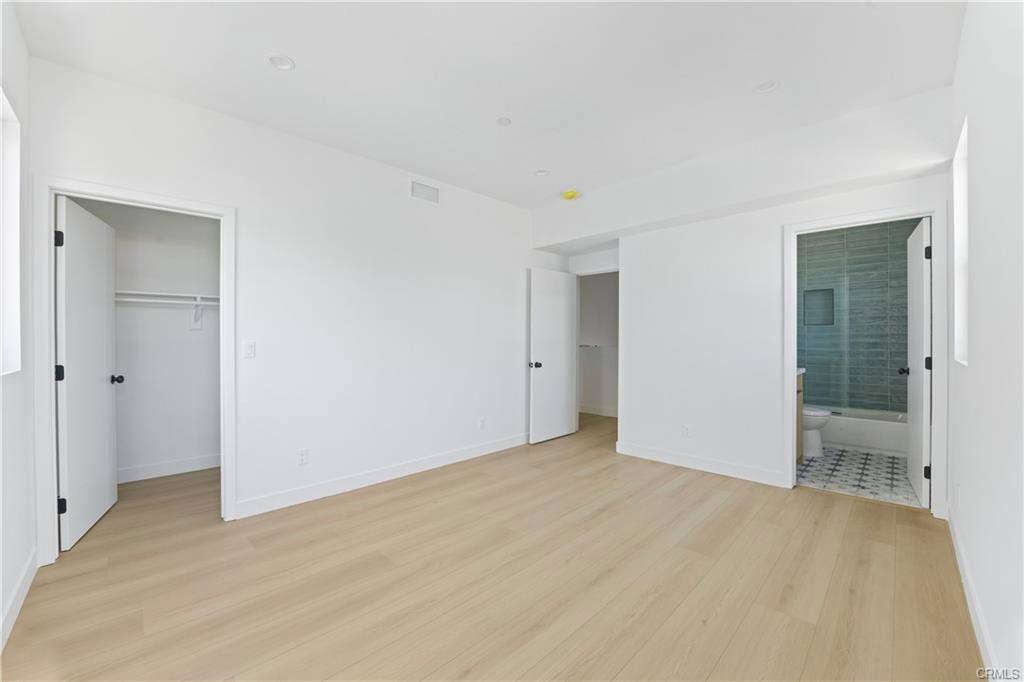 Townhouse for rent at 4511 Rosewood Ave #1 2, Los Angeles, CA 90004