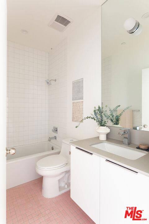 House for rent at 4826 Franklin Ave #6, Los Angeles, CA 90027