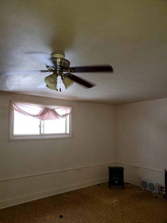 Apartment for rent at 417 S Van Buren Ave #5, Freeport, IL 61032