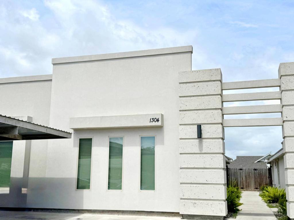 Apartment for rent at 1304 Alta Vista Dr #4, Weslaco, TX 78596