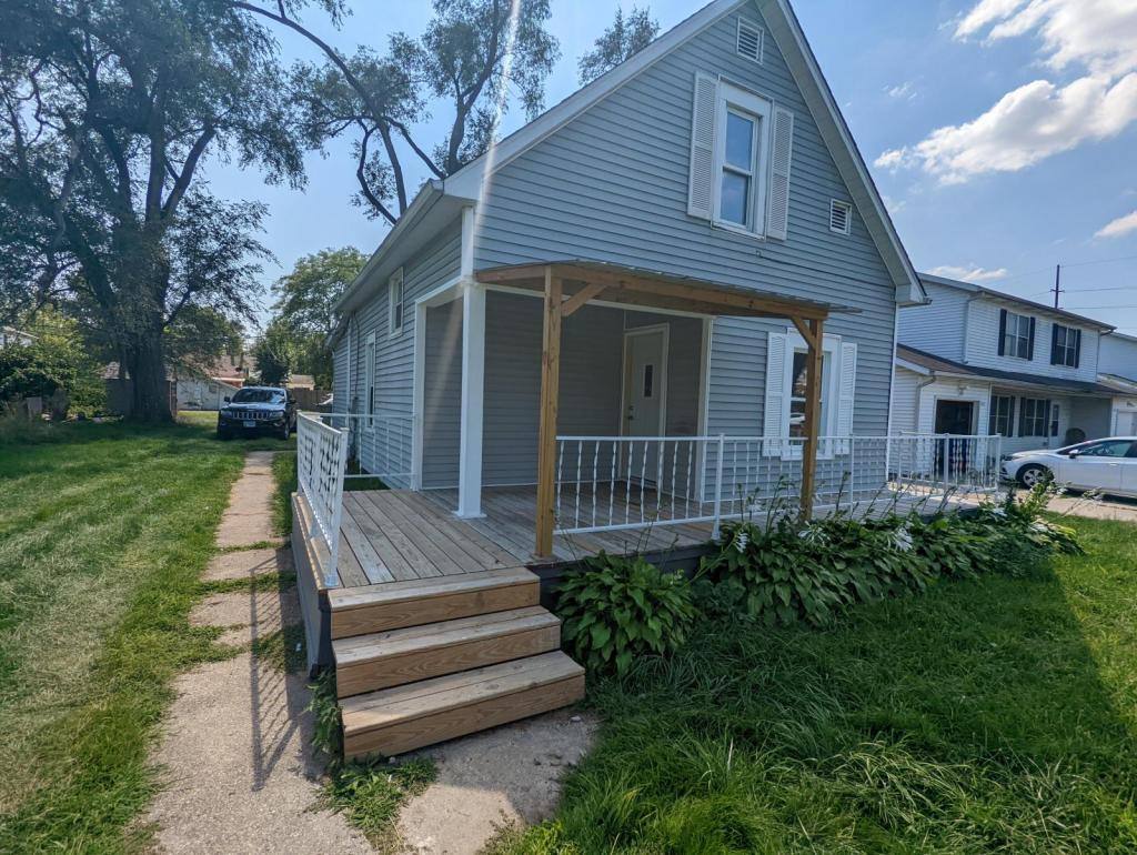 House for rent at 1411 Fieldhouse Ave, Elkhart, IN 46514