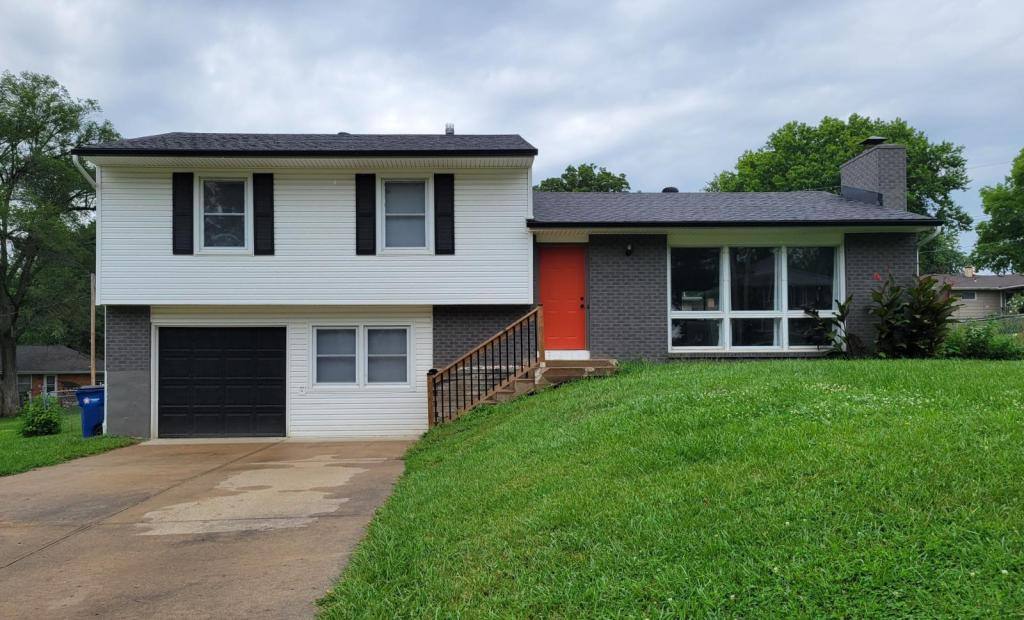 House for rent at 820 Natchez Ave, Liberty, MO 64068