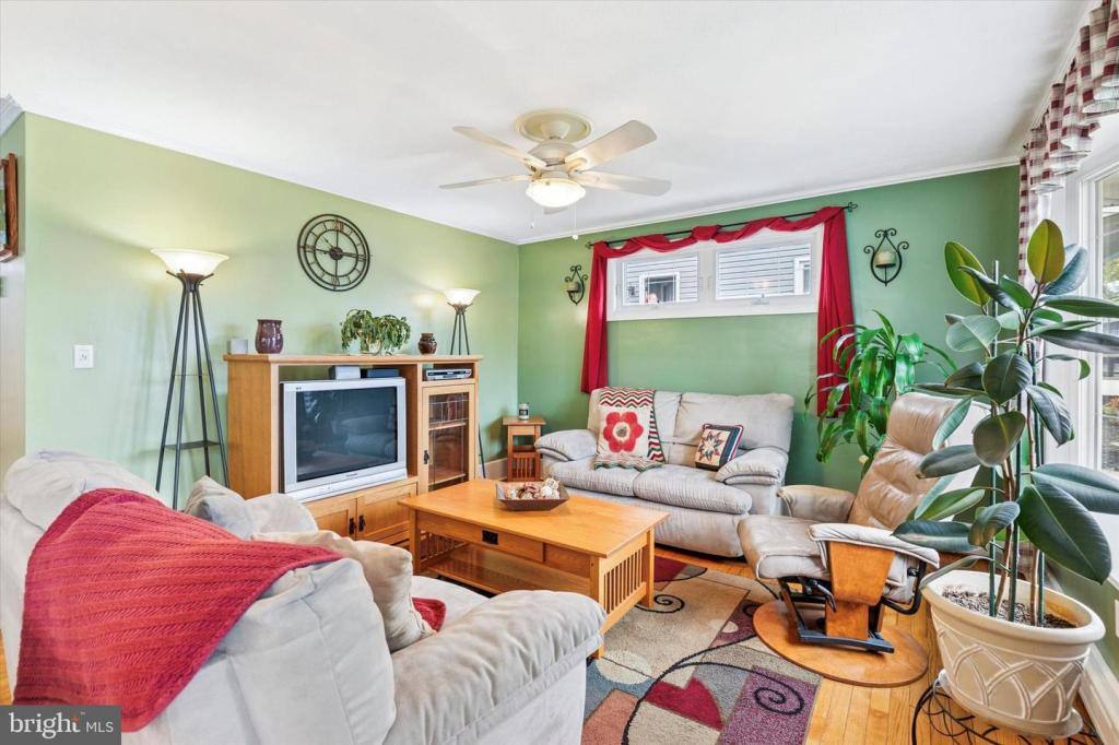 House for rent at 1068 Warren St, Pottstown, PA 19464