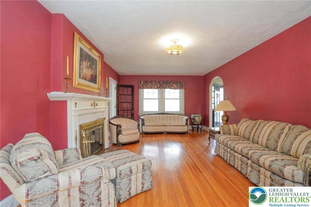 House for rent at 1823 Howard Ave, Pottsville, PA 17901