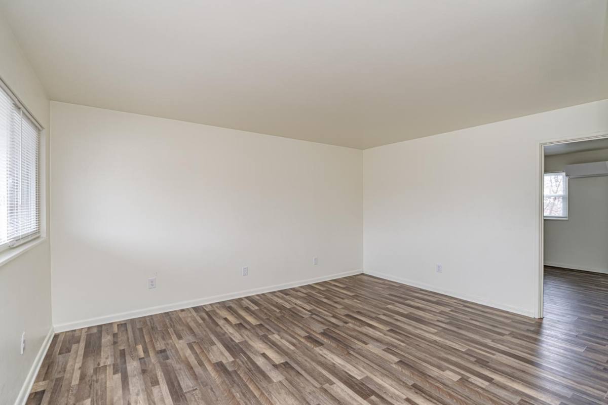Apartment for rent at 209 N Woodland Dr, Radcliff, KY 40160