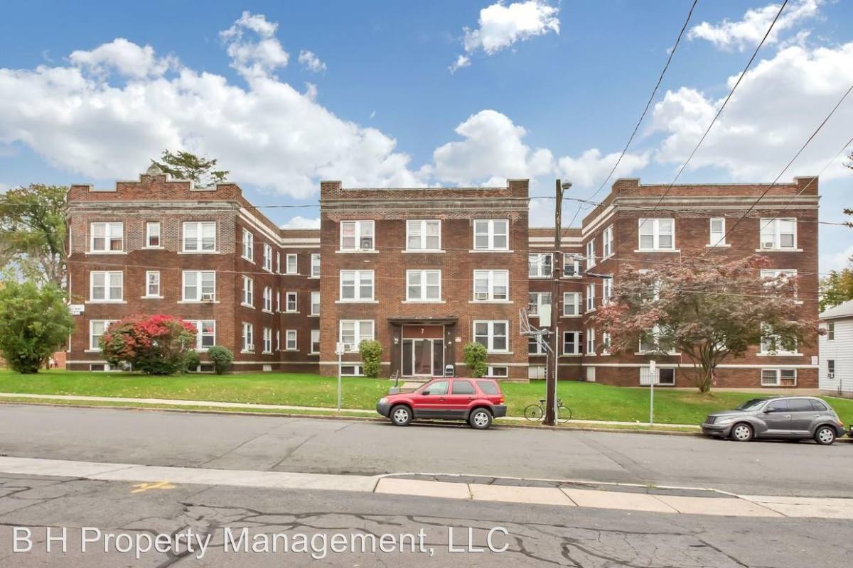 Apartment for rent at 421 Washington St #C 04, Hartford, CT 06106