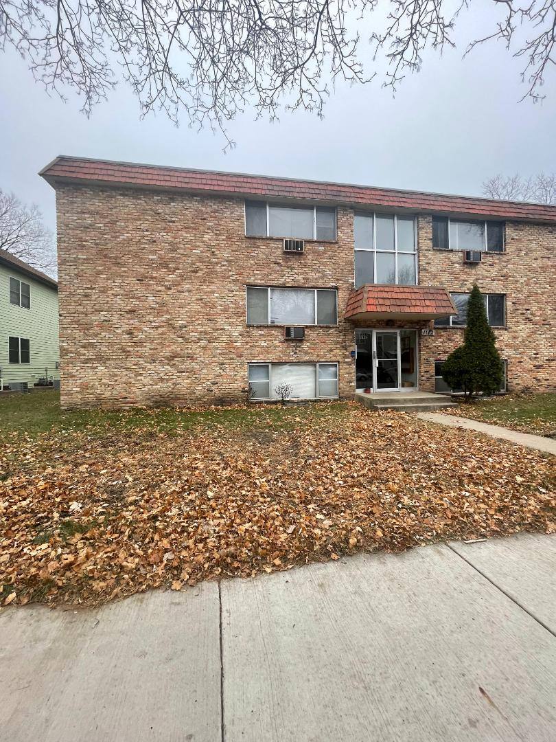 Apartment for rent at 1112 SE 8th St, Minneapolis, MN 55414