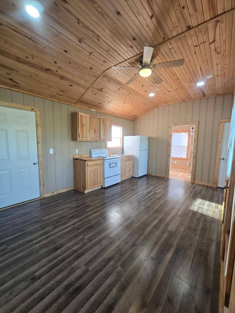 Apartment for rent at 17631 Crowley Lane, Dexter, MO 63841