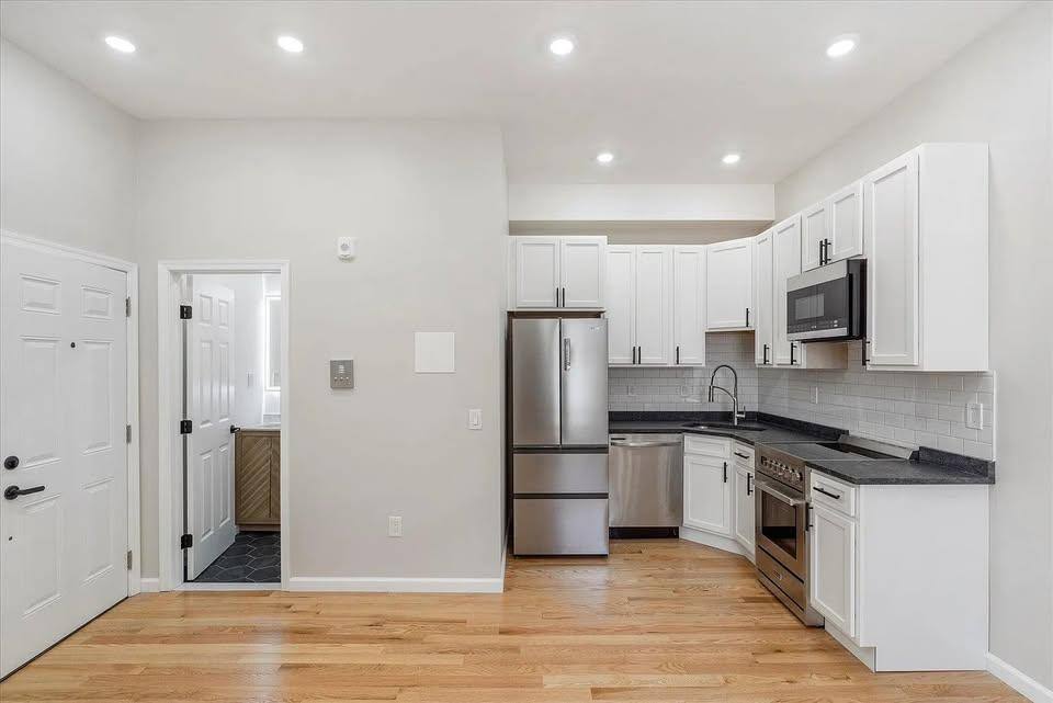 Apartment for rent at 334 Saint Paul St, Baltimore, MD 21202