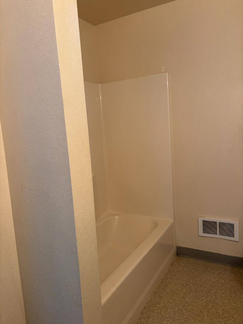 Apartment for rent at 82 Sunset Dr, Ontario, OR 97914
