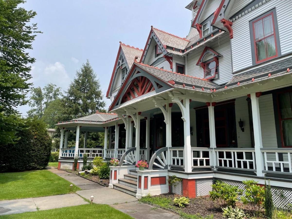 Apartment for rent at 110 E High St, Milford, PA 18337