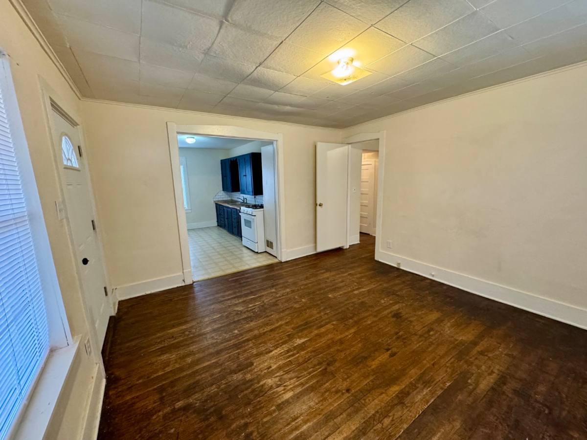 Apartment for rent at 302 N Barker Ave, El Reno, OK 73036