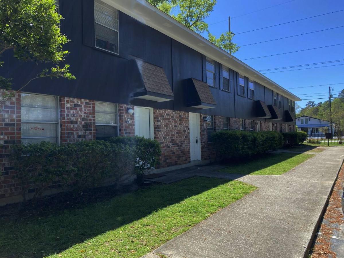 Townhouse for rent at 530 Orangeburg Rd, Summerville, SC 29483