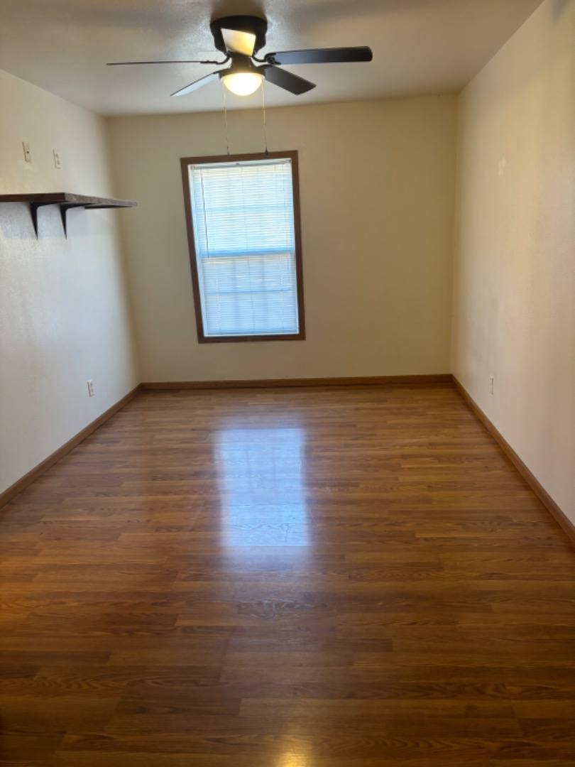 Apartment for rent at 227 Twin Ridge Rd, Linn, MO 65051