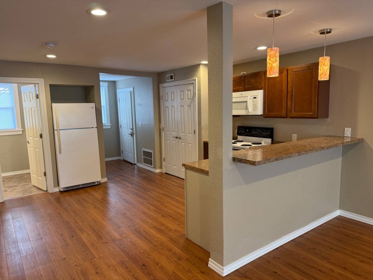 Apartment for rent at 1006 Ave H, Fort Madison, IA 52627