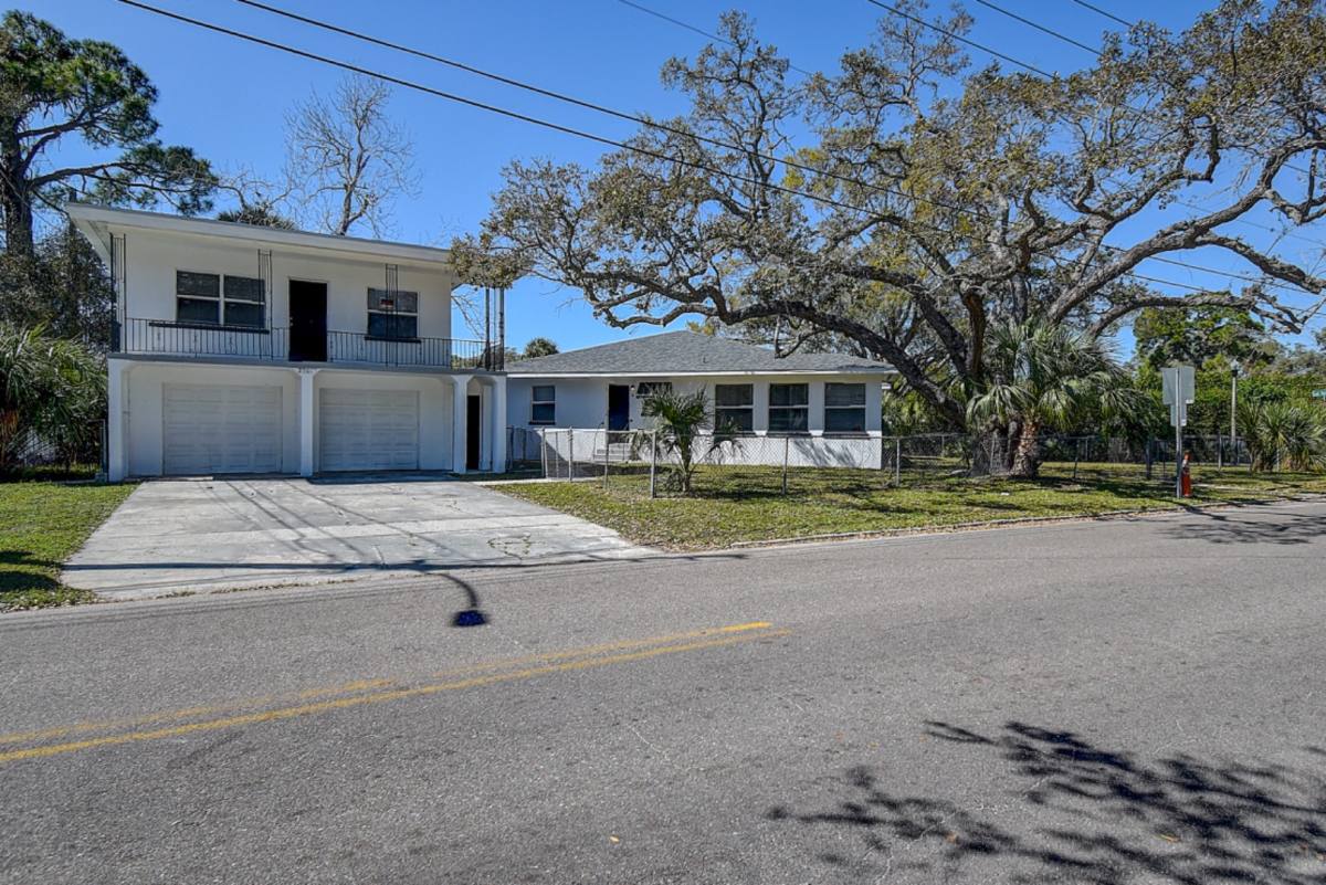 Apartment for rent at 2501 7th St S, Saint Petersburg, FL 33705