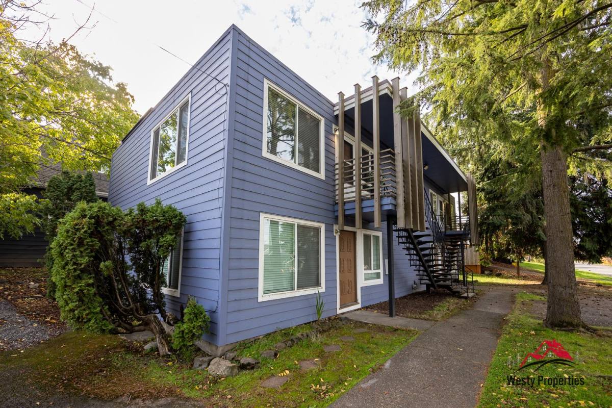 Apartment for rent at 212 N Dekum St, Portland, OR 97217